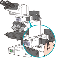 顕微鏡の複雑な操作