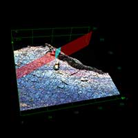 Imagem de alta resolução do lado do laser de saída de uma peça de trabalho e medições associadas mostrando a escória 02